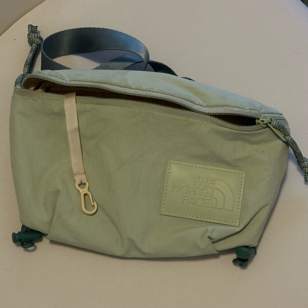 The North Face Women's Never Stop Lumbar Pack